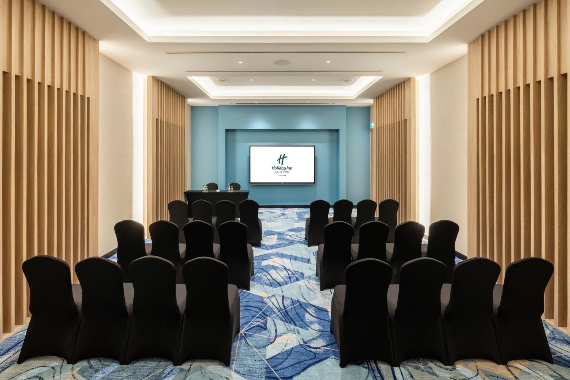 Holiday Inn Pattaya By Ihg Exterior photo