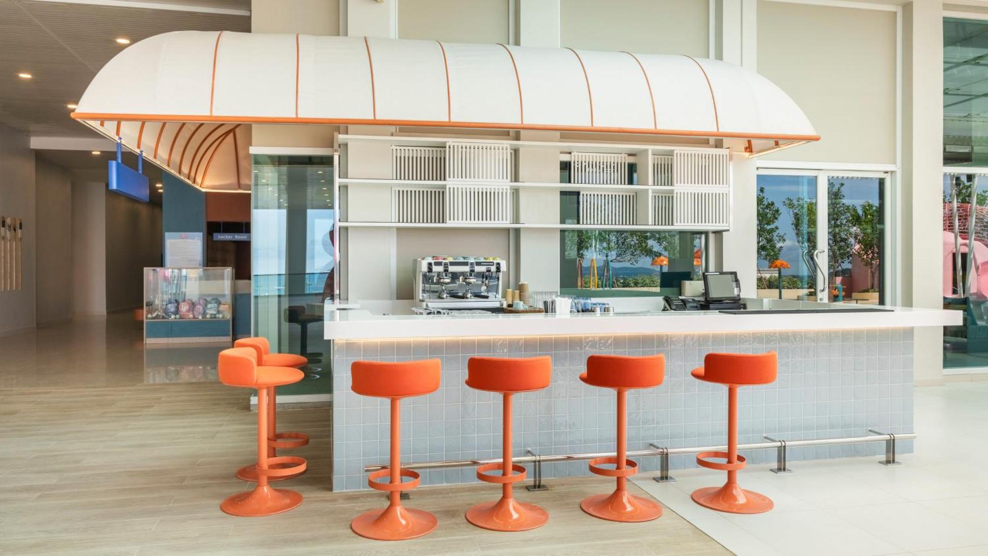 Holiday Inn Pattaya By Ihg Exterior photo