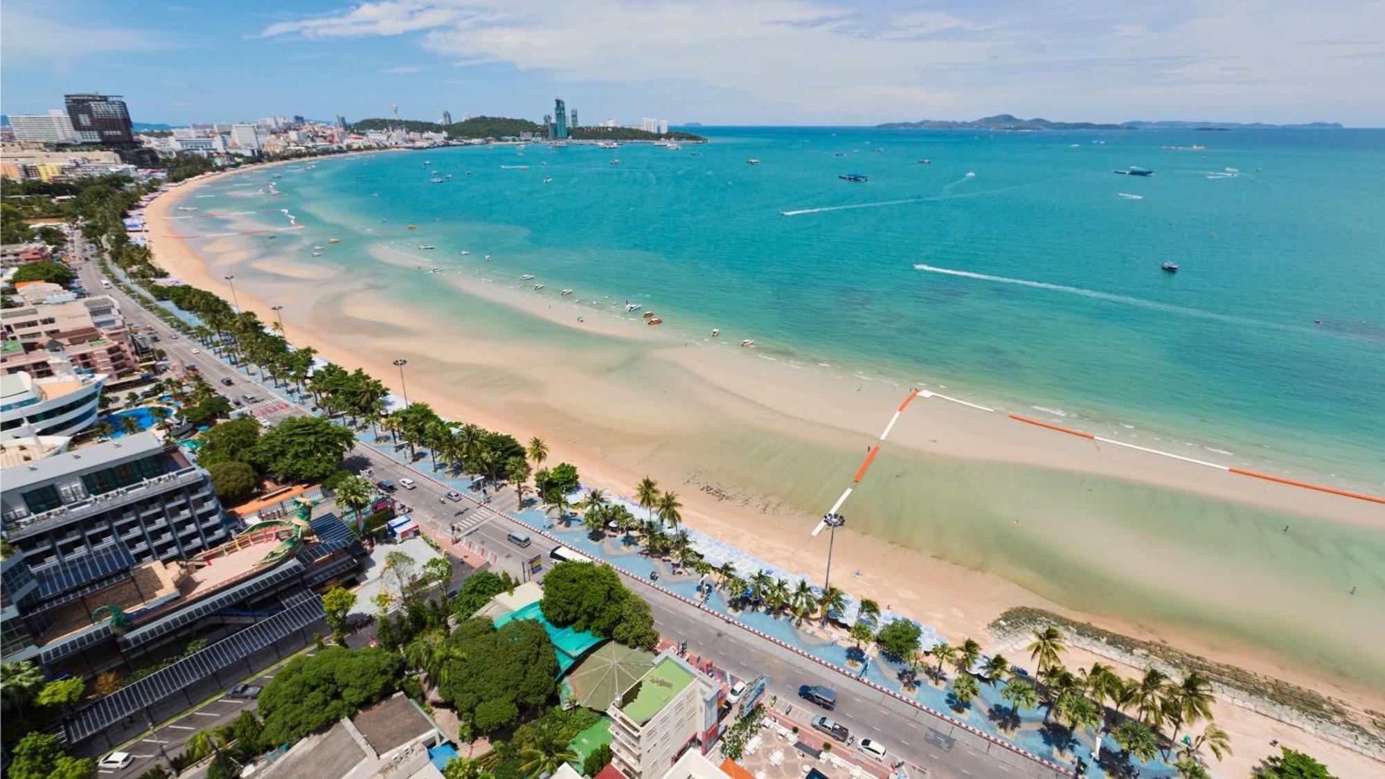 Holiday Inn Pattaya By Ihg Exterior photo
