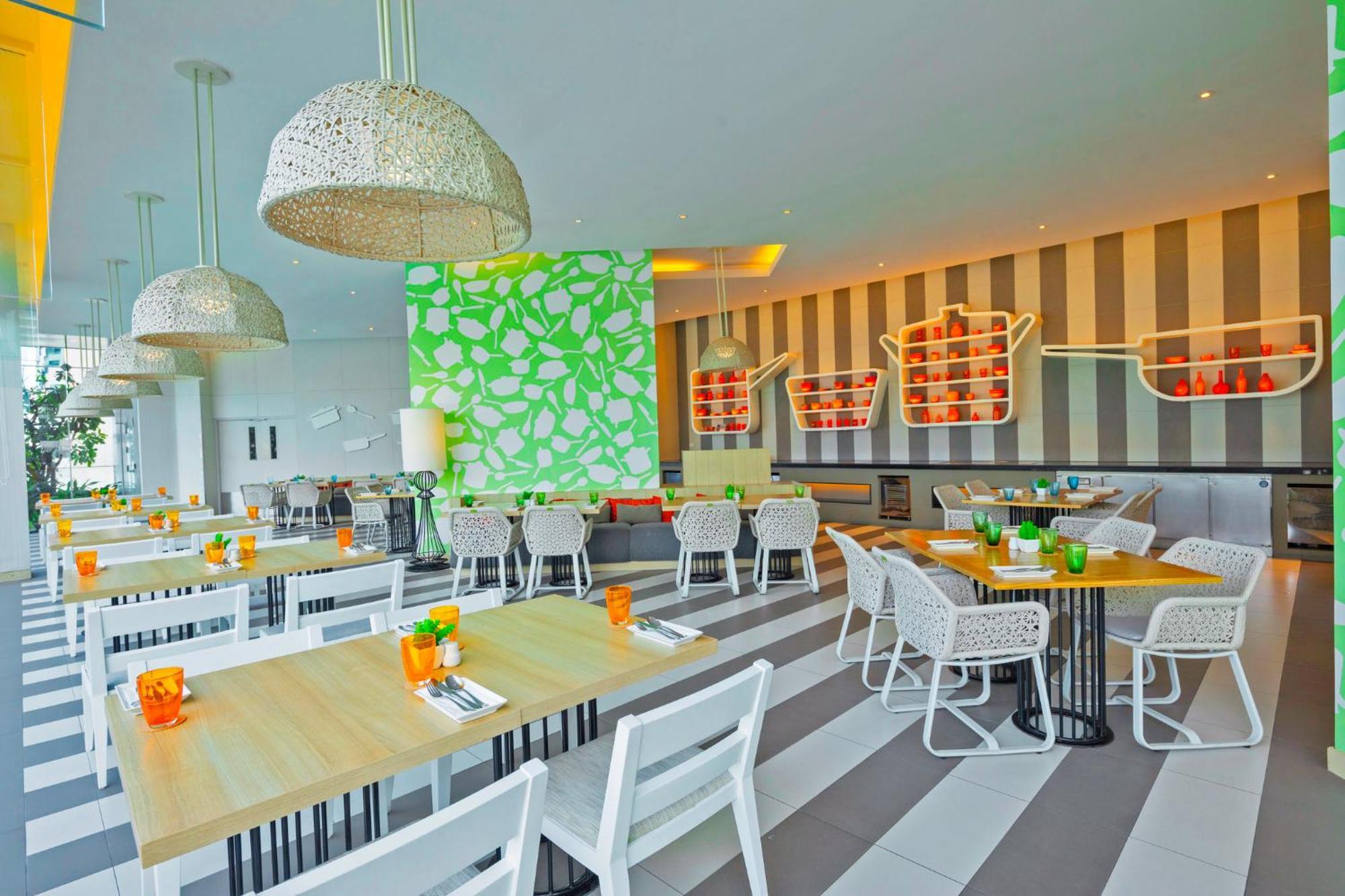 Holiday Inn Pattaya By Ihg Exterior photo