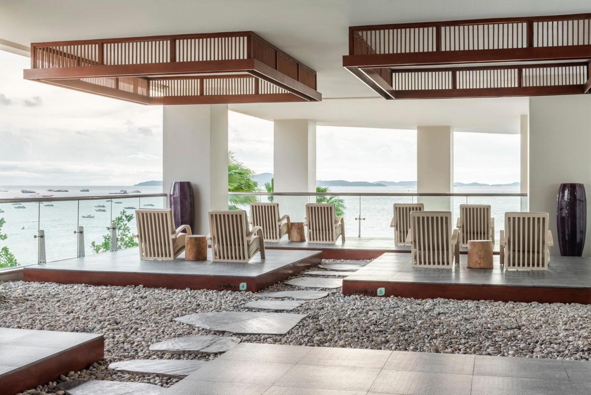 Holiday Inn Pattaya By Ihg Exterior photo